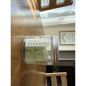 Harper + Ari Exfoliating Body Sugar Cubes in Juice Cleanse Shower and Bath Scrub
